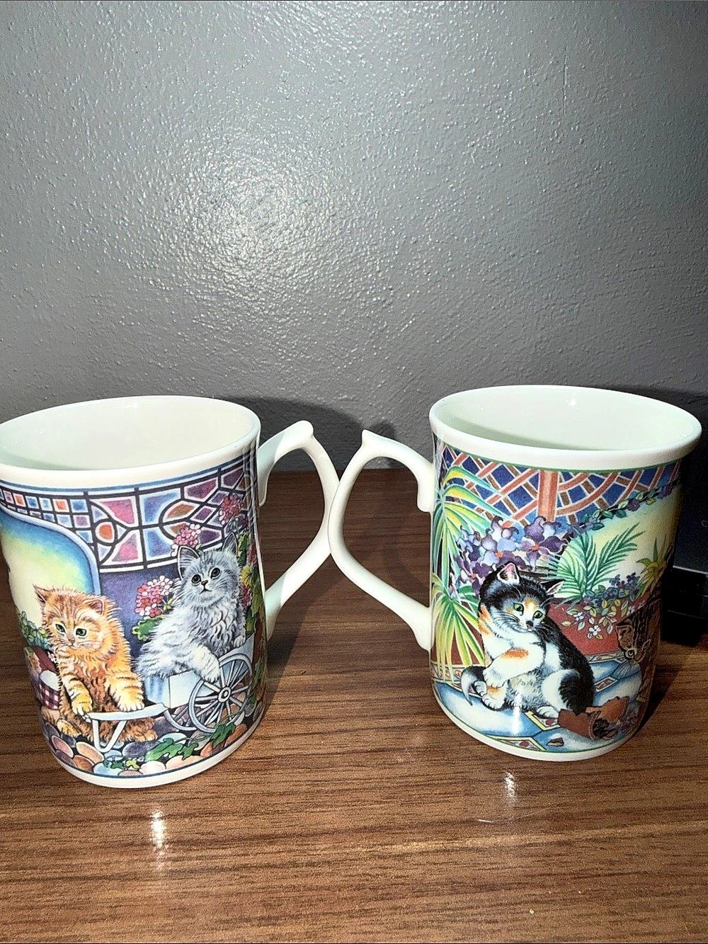 Duchess Cat Design Mug Set of 2 Multicolor Like New - Picture 3 of 5